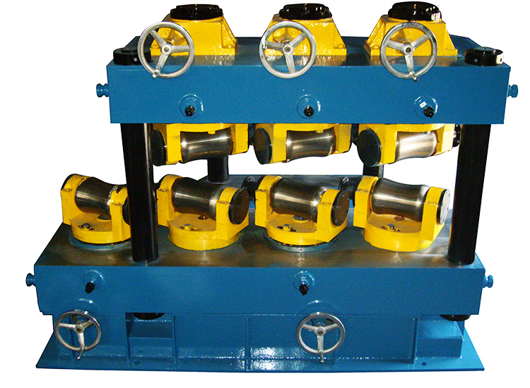 Máquina enderezadora de tubos de acero