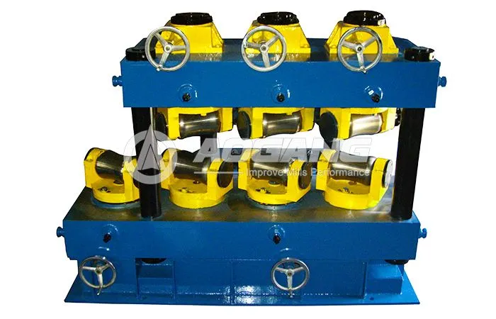 Industrial pipe straightening machine
