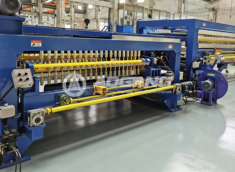 Medium Gauge cut to length machine