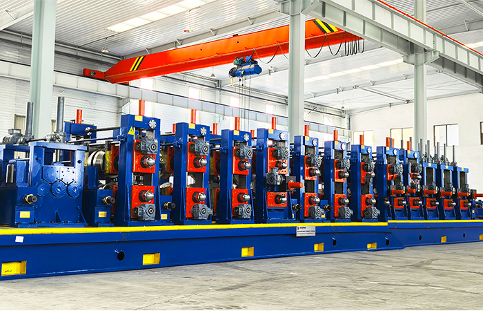 Máquina para fabricar tubos redondos